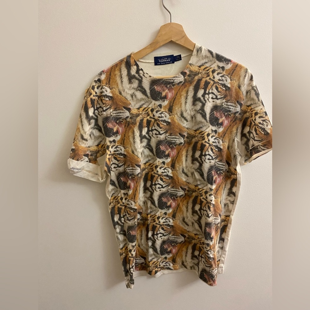Top Man Vintage Lion T-Shirt.  Made in Mauritus